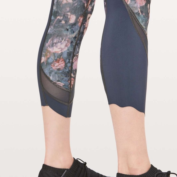 Lululemon Wunder Under Crop II Scallop Pant/Top Set Frosted Rose Multi /Melanite - Picture 11 of 12